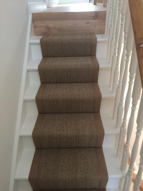 portfolio-carpets-brown-carpet-border-stairs-01
