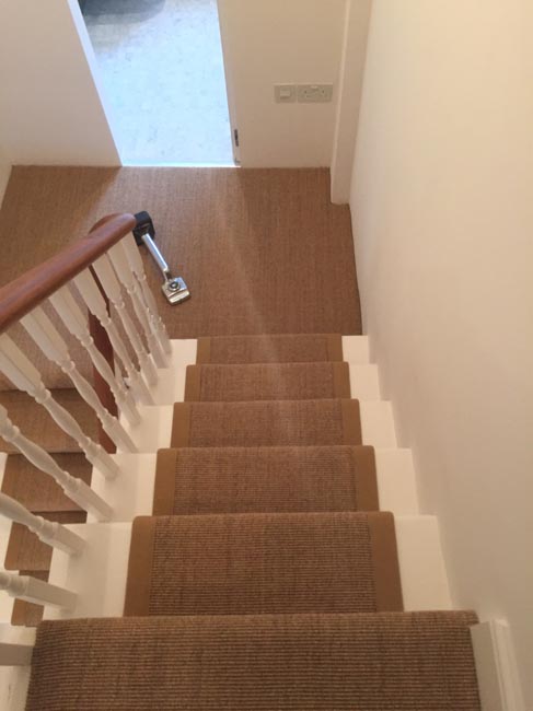 portfolio-carpets-brown-carpet-border-stairs-05