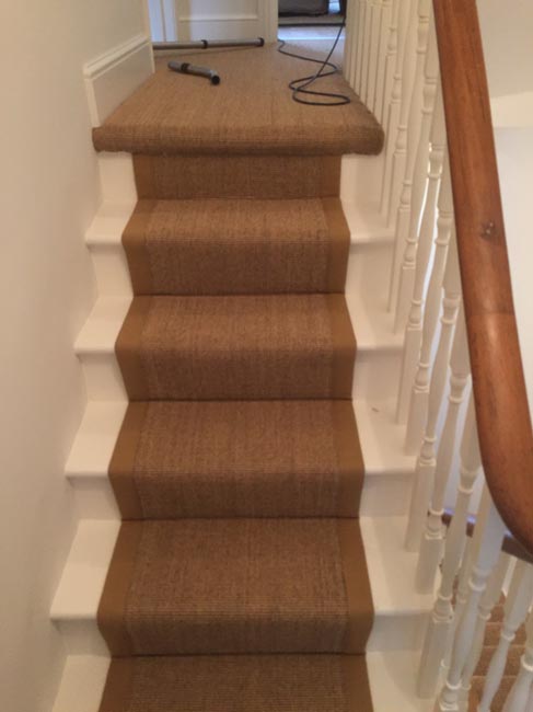 portfolio-carpets-brown-carpet-border-stairs-07