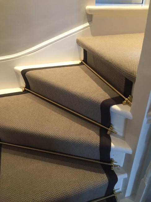 portfolio carpets grey stairs black border golden stairrods 04