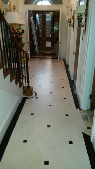 portfolio-smooth-floors-amtico-black-and-white-tile-hallway-04