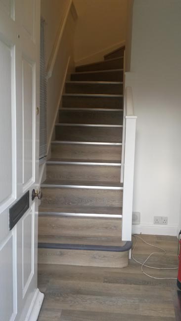 portfolio-smooth-floors-amtico-stairs-wood-look-03