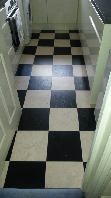 portfolio-smooth-floors-black-and-white-amtico-tiles-01