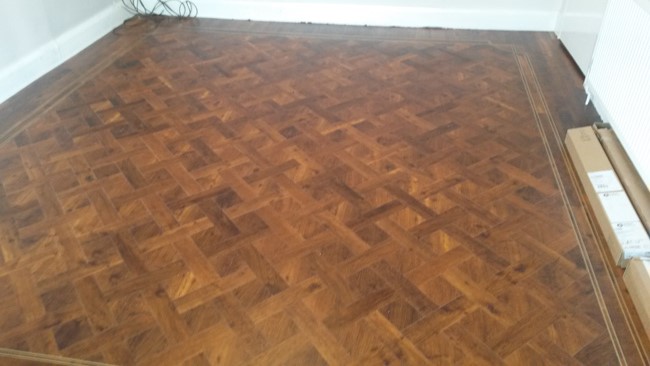 smooth-floors-herringbone-amtico-installation-01
