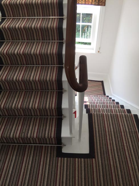 portfolio-carpets-striped-stair-with-thick-black-border-01