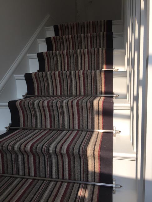 portfolio-carpets-striped-stair-with-thick-black-border-05