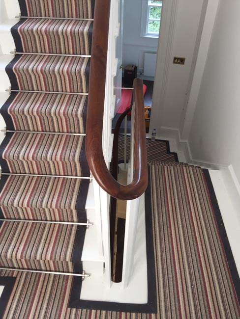 portfolio-carpets-striped-stair-with-thick-black-border-08