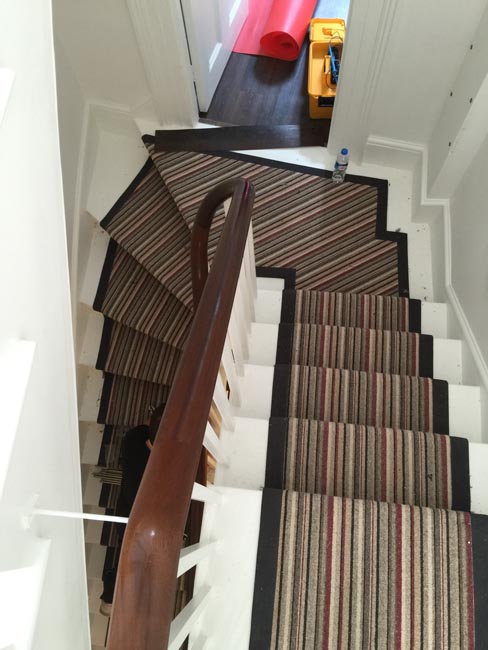 portfolio-carpets-striped-stair-with-thick-black-border-10