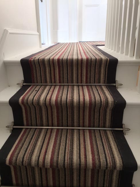 portfolio-carpets-striped-stair-with-thick-black-border-11