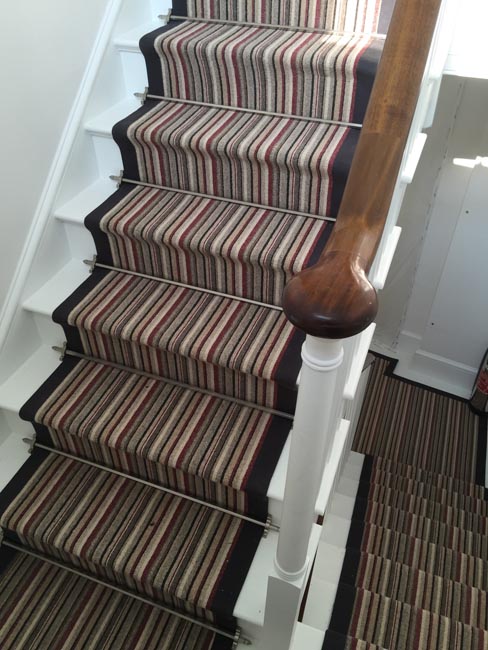 portfolio-carpets-striped-stair-with-thick-black-border-15
