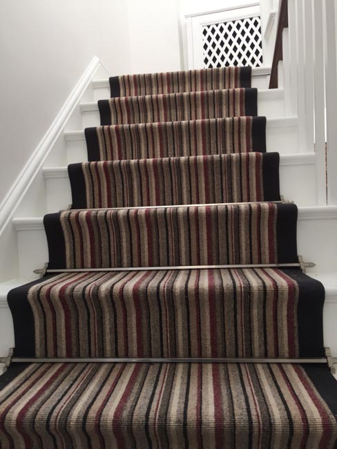 portfolio-carpets-striped-stair-with-thick-black-border-19