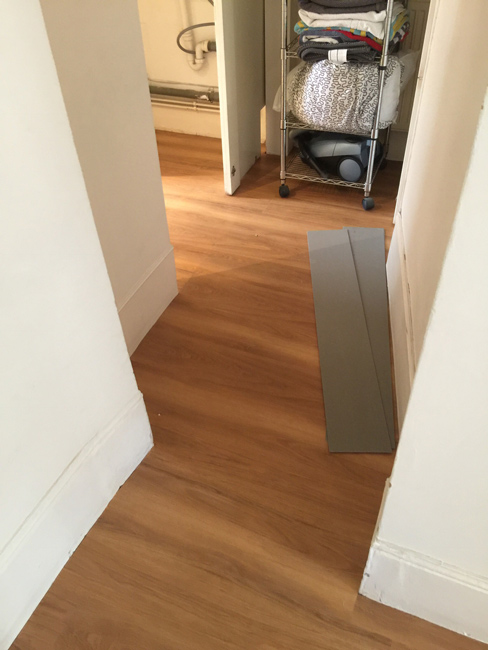 portfolio-smooth-floors-room-amtico-walnut-wood-installation-02