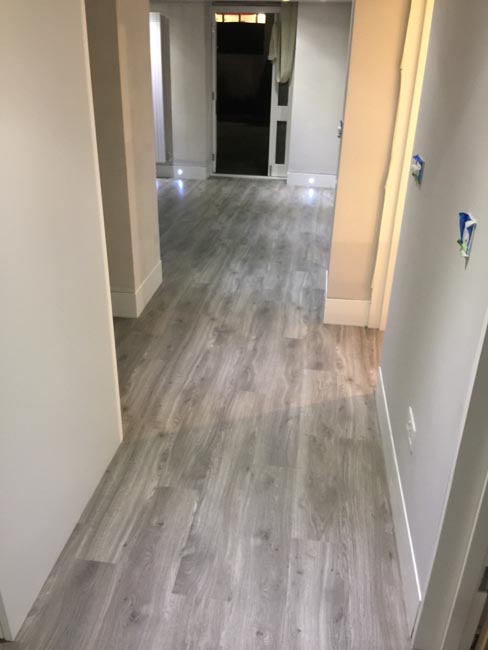 portfolio-smooth-floors-rooms-amtico-grey-wood-installation-08