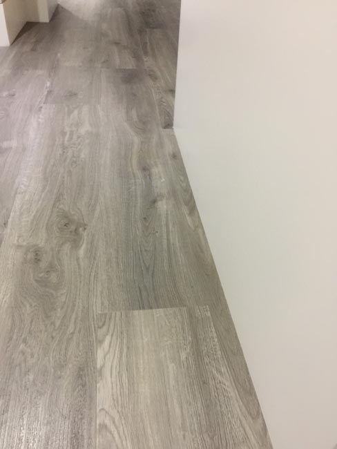 portfolio-smooth-floors-rooms-amtico-grey-wood-installation-10