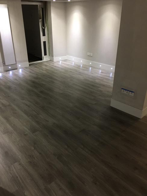 portfolio-smooth-floors-rooms-amtico-grey-wood-installation-11
