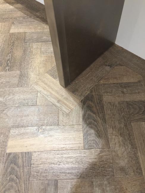 portfolio-smooth-floors-rooms-amtico-herringbone-design-07