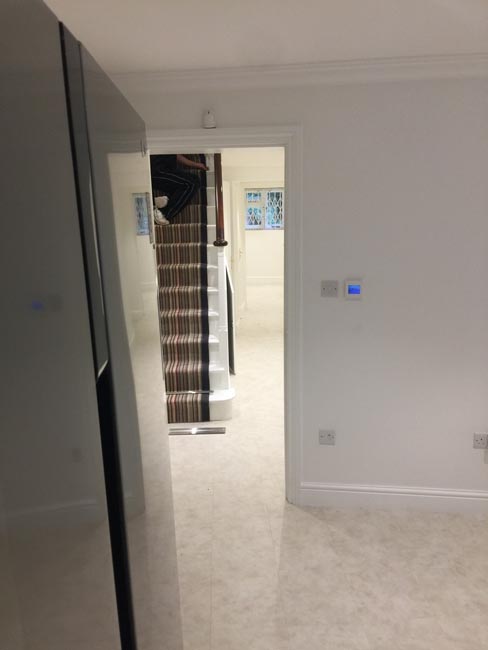 portfolio-smooth-floors-rooms-amtico-light-tiles-04