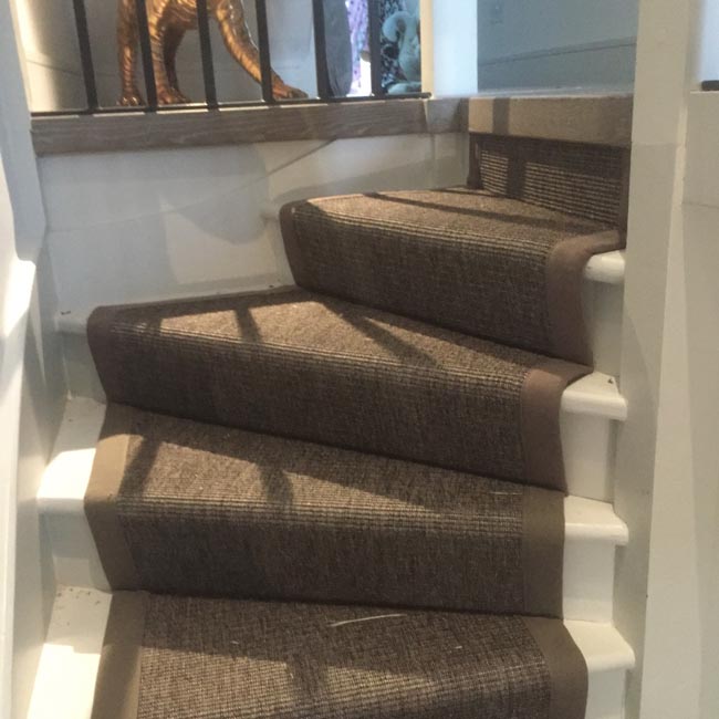 portfolio-carpets-grey-sisal-carpet-as-runner-on-stairs-02