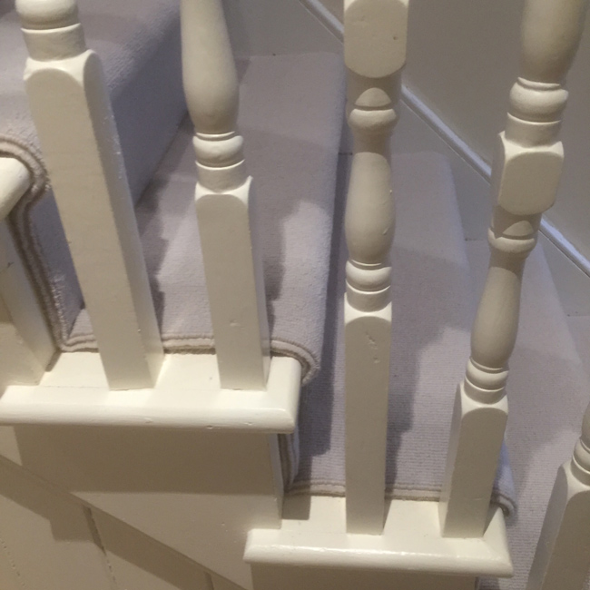 portfolio-carpets-white-close-covered-carpet-stairs-02