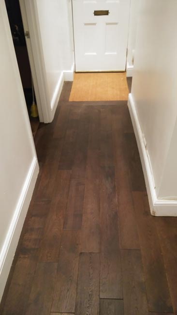 portfolio-hardwood-flooring-hallway-in-dark-brown-staiend-oak-01