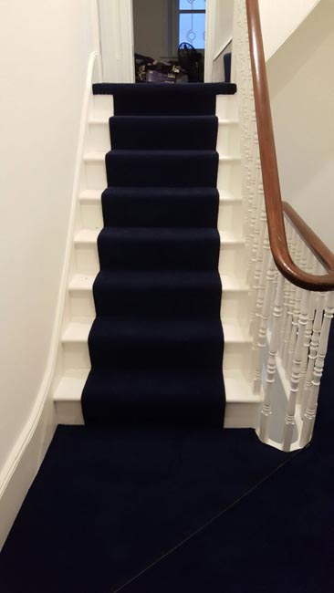 portfolio-carpets-dark-blue-carpet-stairs-and-landings-01