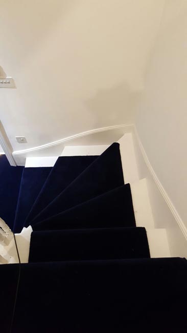 portfolio-carpets-dark-blue-carpet-stairs-and-landings-02