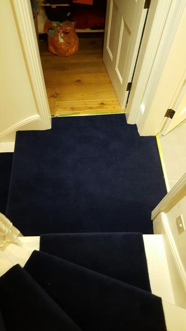 portfolio-carpets-dark-blue-carpet-stairs-and-landings-09