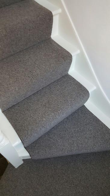 portfolio-carpets-grey-stair-runner-with-whipping-08