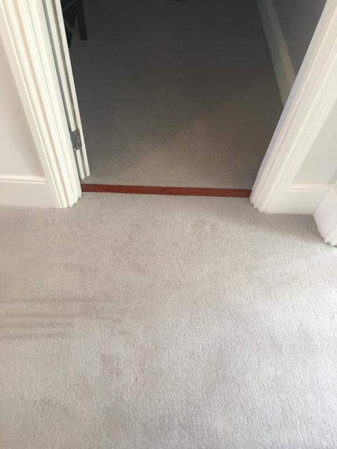 portfolio-carpets-light-grey-stairs-runner-04