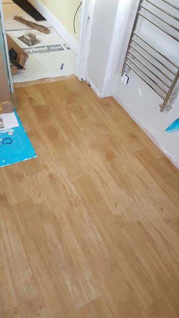 portfolio-smooth-floors-amtico-in-bathroom-03