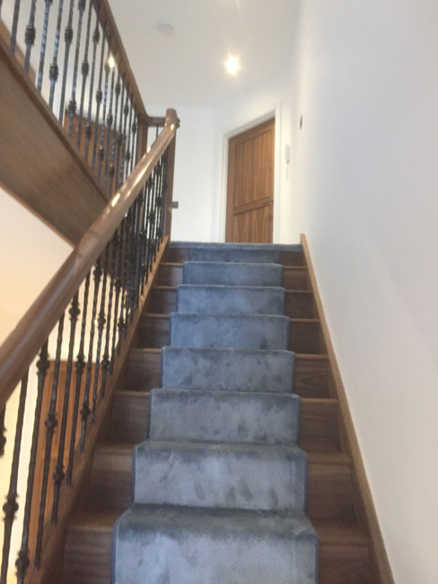 portfolio-stairs-blue-carpet-runner-02
