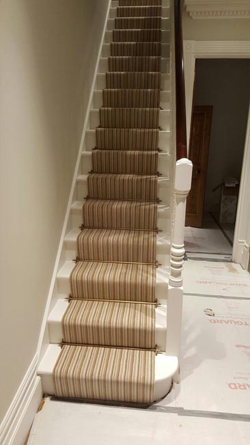 portfolio-striped-carpet-stair-runner-with-brass-stairrods-08