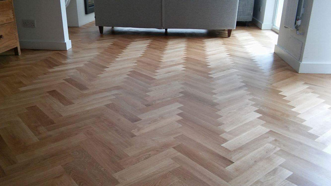 portfolio-hardwood-floors-solid-oak-herringbone-01