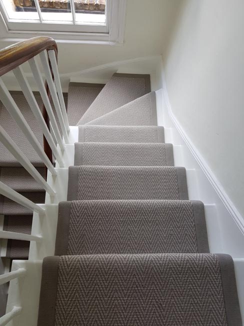 portfolio carpet runner with a greyish brownish border 02