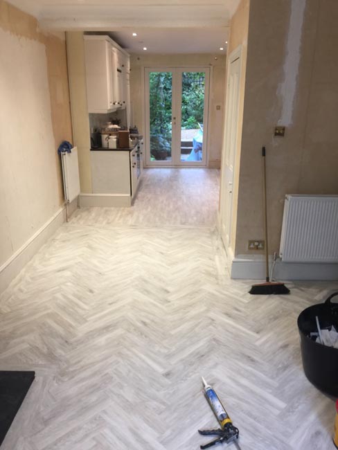 portfolio smooth floors amtico herringbone light grey wood 04