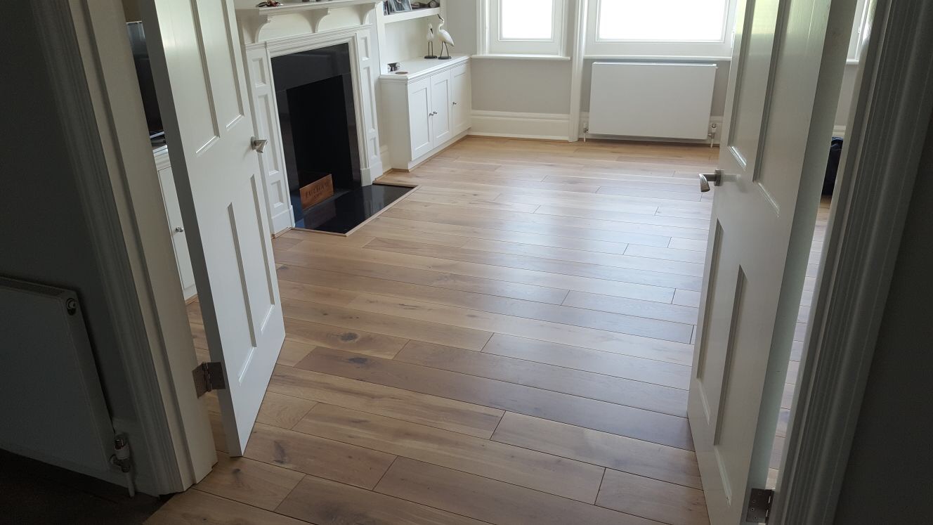 Amtico-Straight-Plank-Installation-3