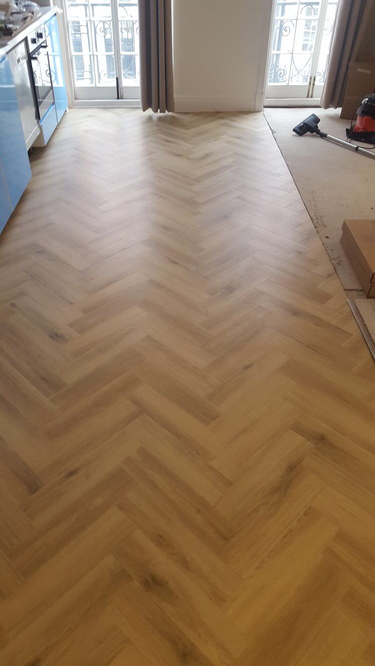 Portfolio-Amtico Herringbone-Installation-2