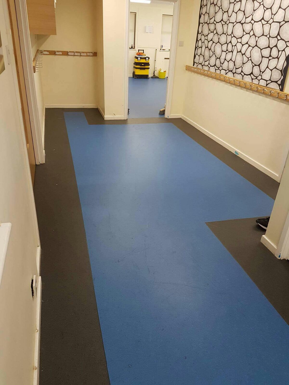 portfolio-linoleum-flooring-installation-to-areas-4