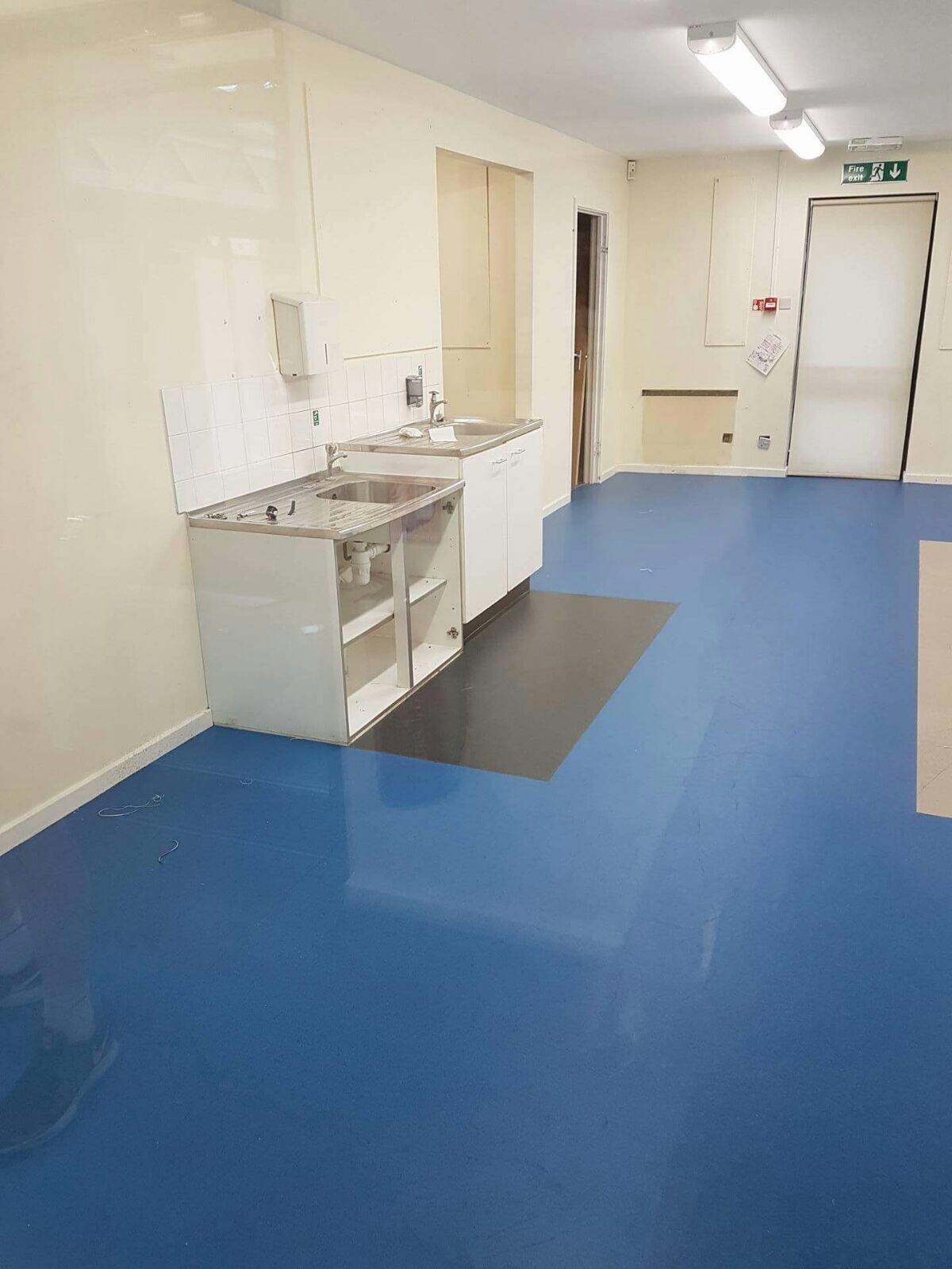 portfolio-linoleum-flooring-installation-to-areas-5