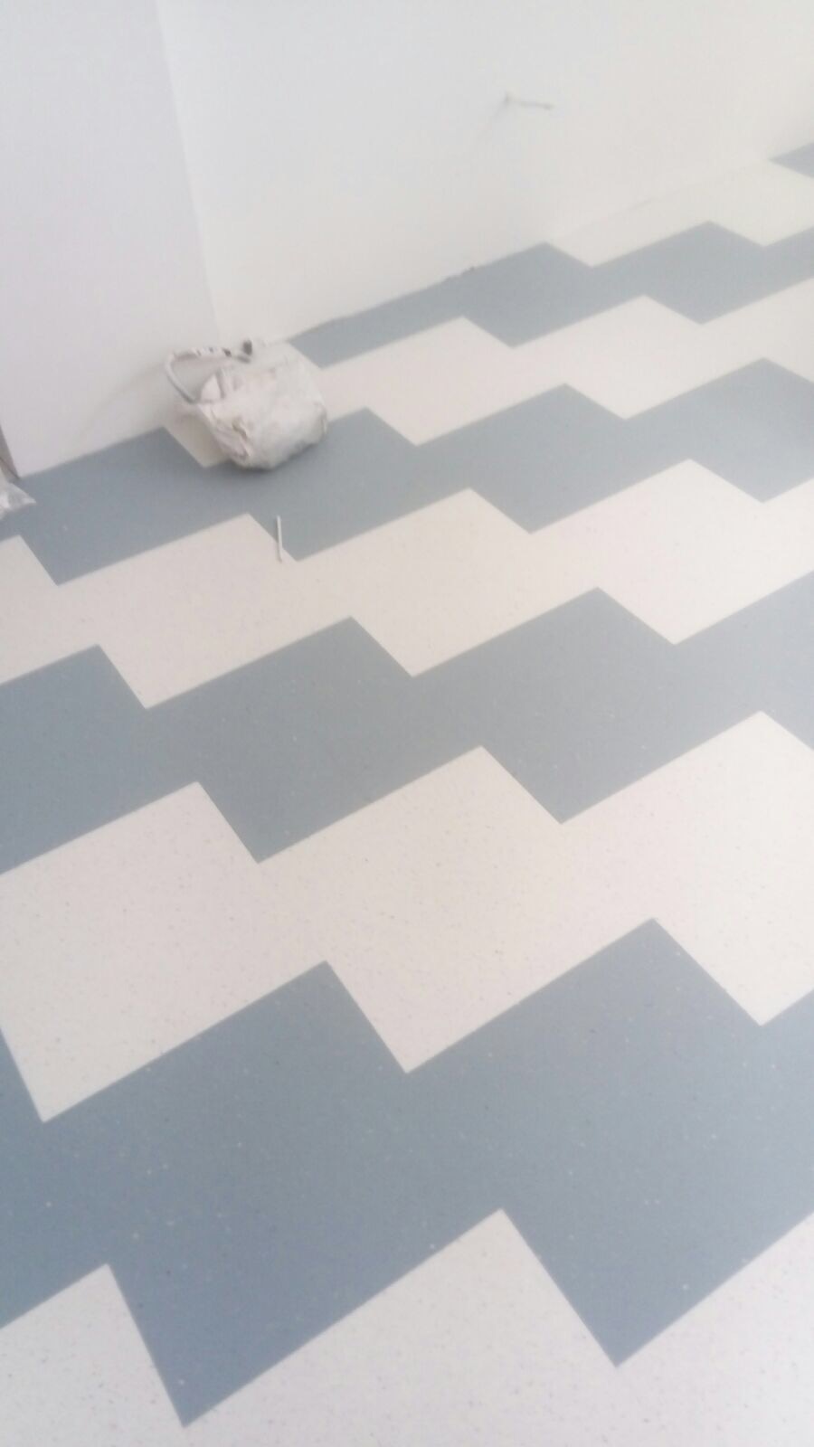 portfolio-vinyl-flooring-installed-to-premises-8