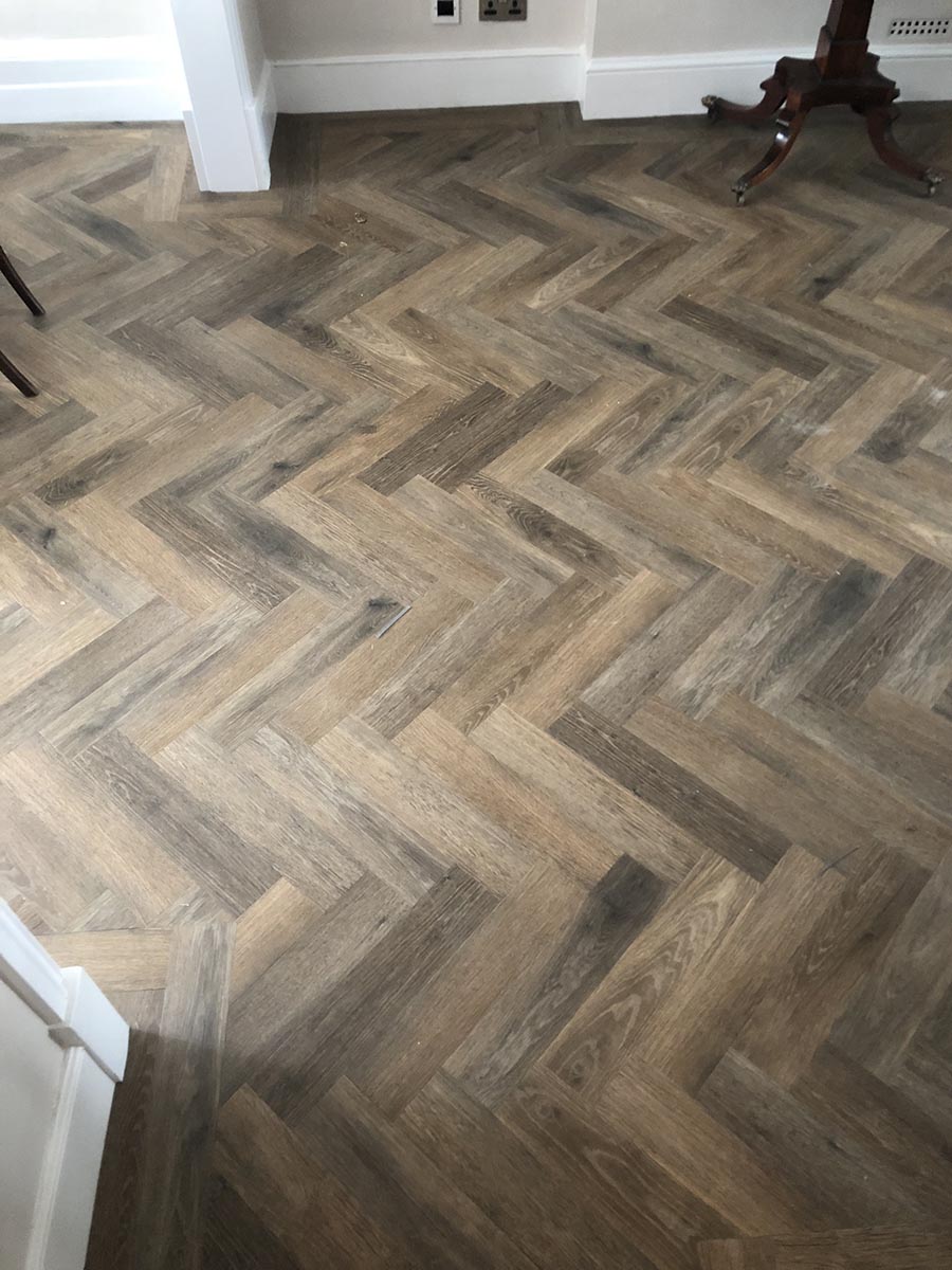 portfolio smooth floors amtico-noble-oak-parquet-installation-earlsfield (4)