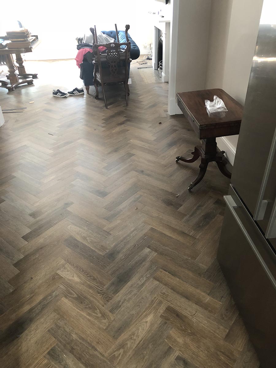 portfolio smooth floors amtico-noble-oak-parquet-installation-earlsfield (5)