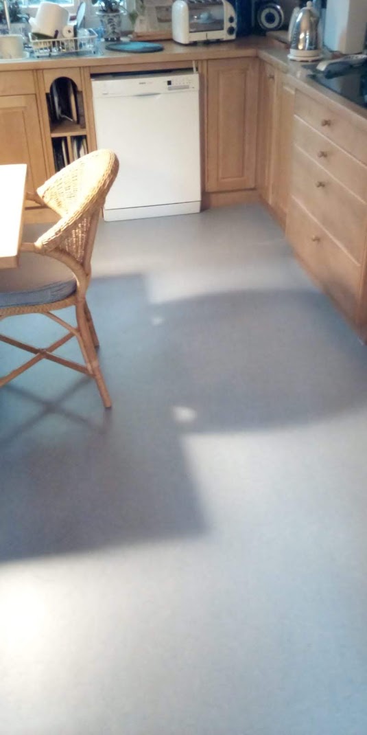 Domestic Kitchen Installation (Canonbury Park North, N1)