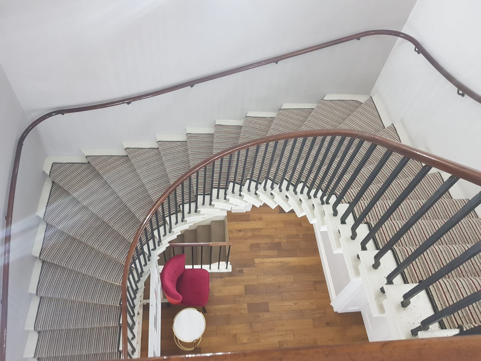 portfolio carpets carpet-runner-spiral-staircase-kilburn (2)