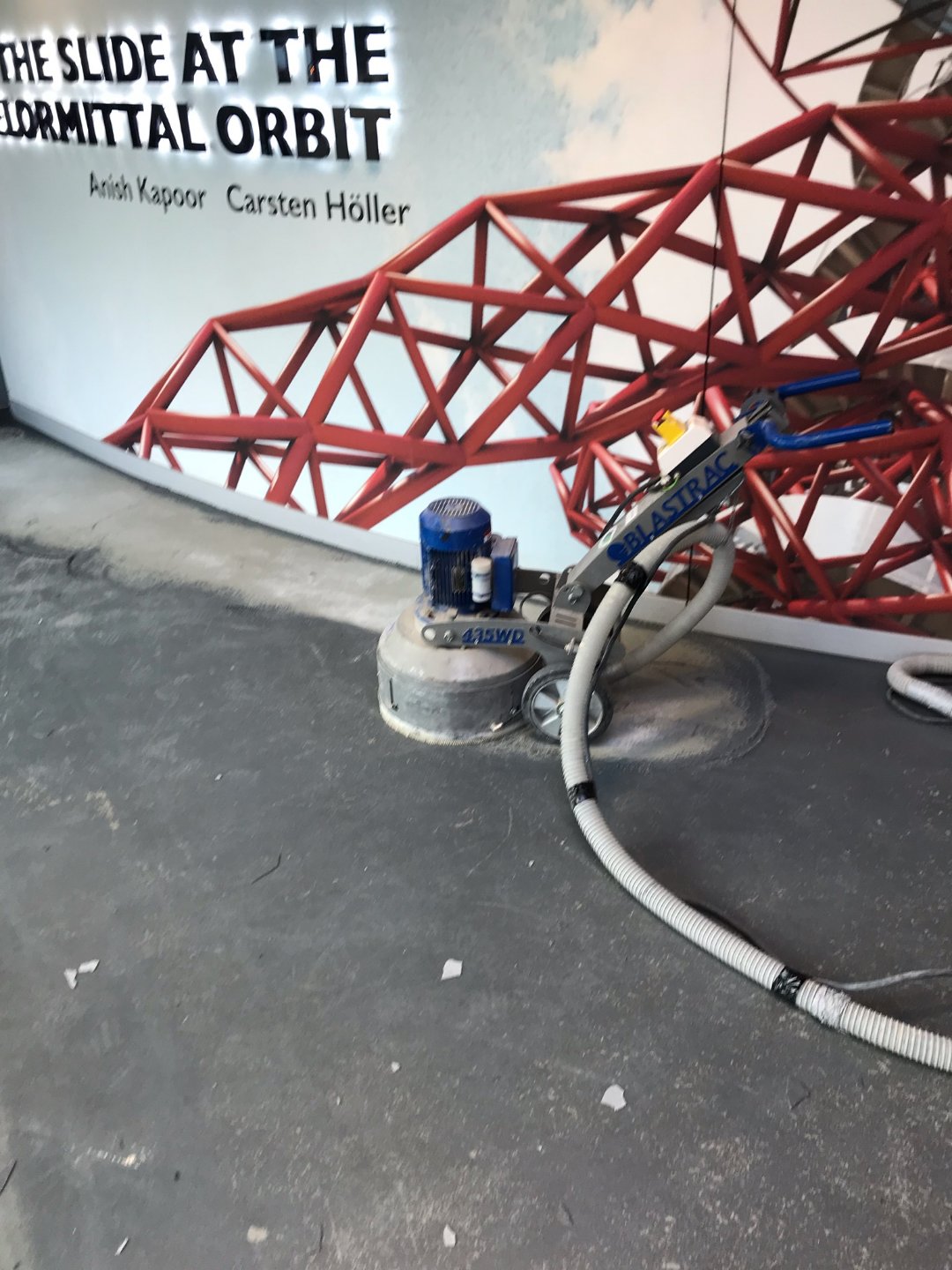 portfolio commercial ARCELOR MITTAL ORBIT Forbo sure step Orbit london 230m2 (3)