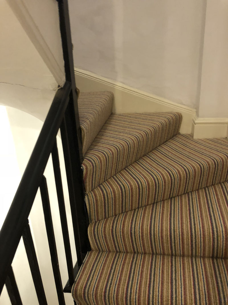 portfolio-striped-carpet-stairs-installation-soho (3)