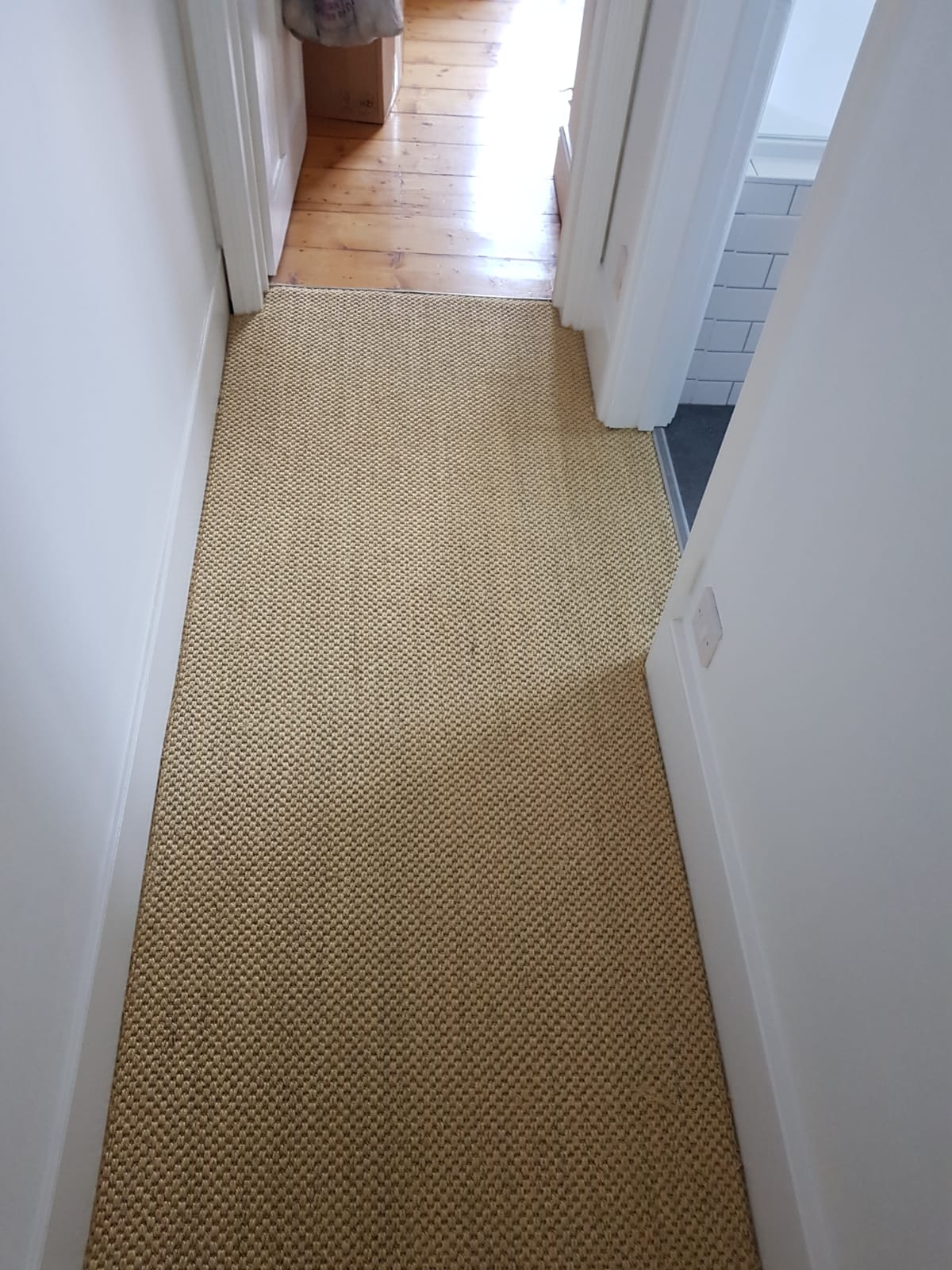 portfolio-light-sisal-carpet-installation-temple-fortune (7)