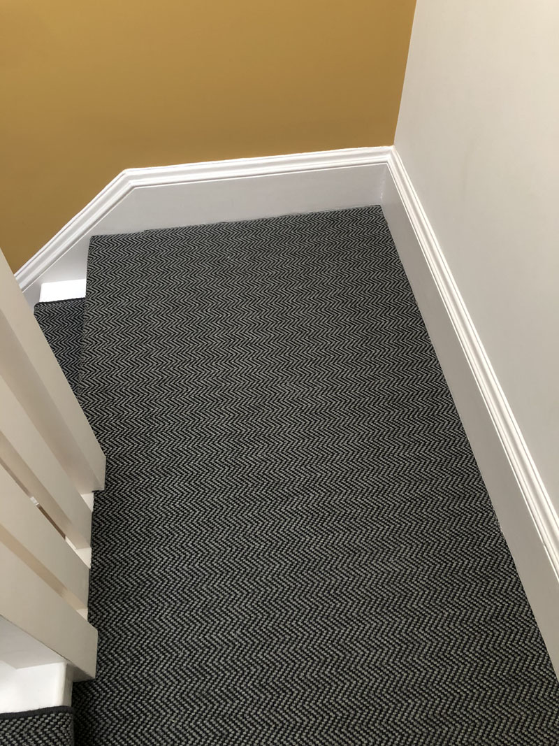 portfolio-dark-grey-stair-carpet-whipping-edges-holloway (4)