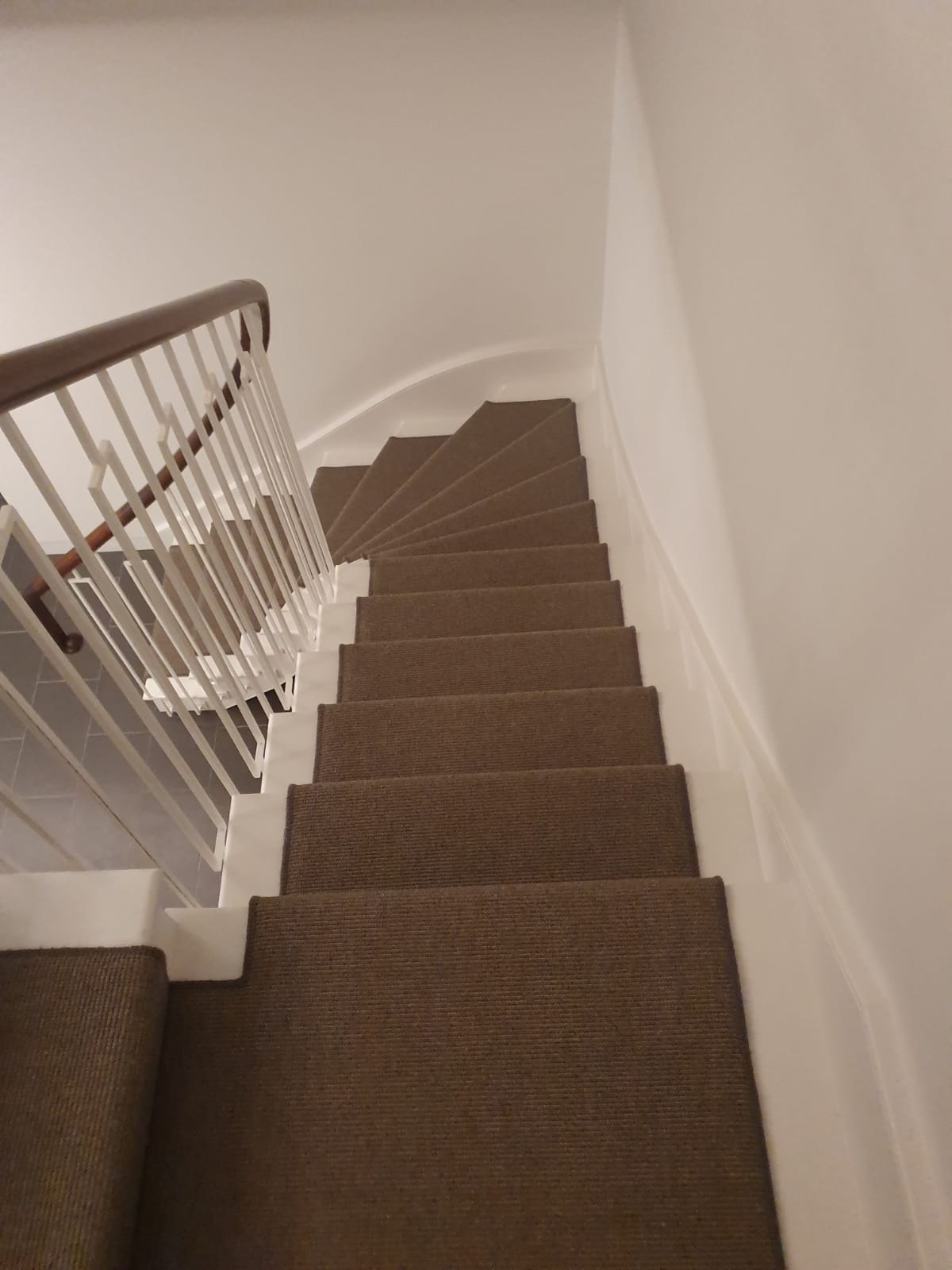portfolio-black-white-striped-carpet-installation-fulham (7)