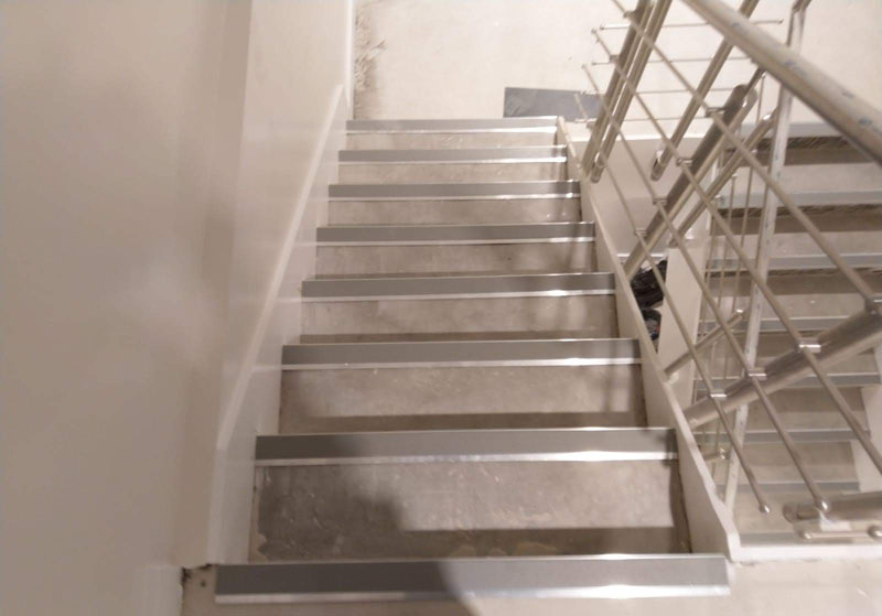 TFG SF1529 (Car Showroom, Great West Road, TW8 9BW)